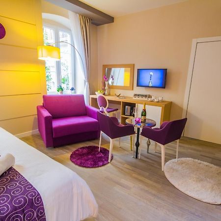 Peninsula Luxury Rooms Zara Esterno foto