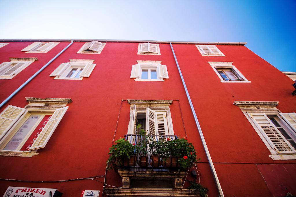 Peninsula Luxury Rooms Zara Esterno foto