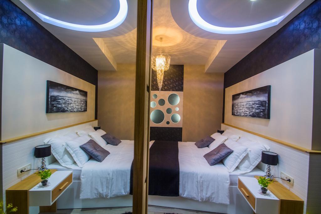 Peninsula Luxury Rooms Zara Camera foto