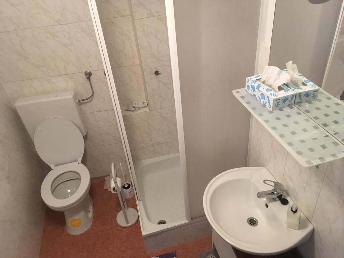Peninsula Luxury Rooms Zara Esterno foto